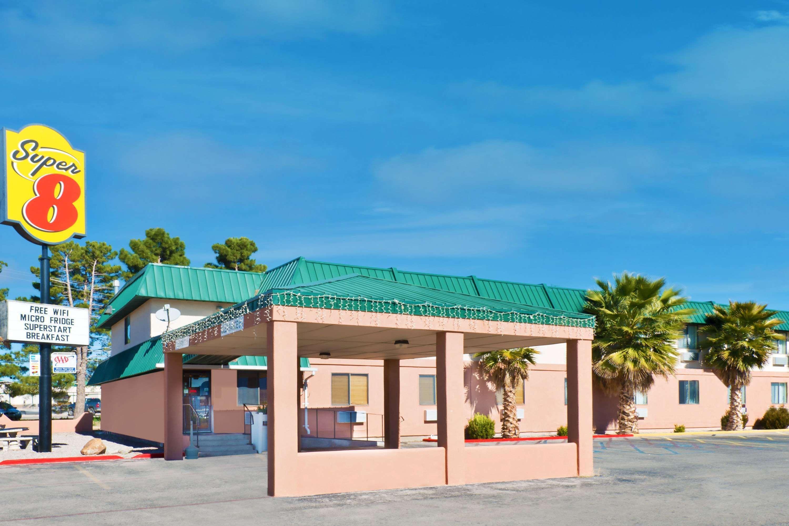 Super 8 By Wyndham Alamogordo - White Sands Exterior photo